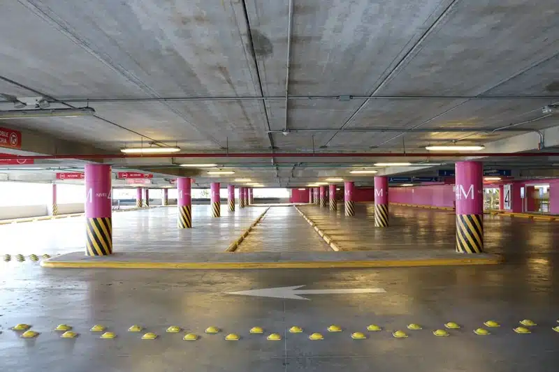 Normes et dimensions quelle taille pour une place de parking en France