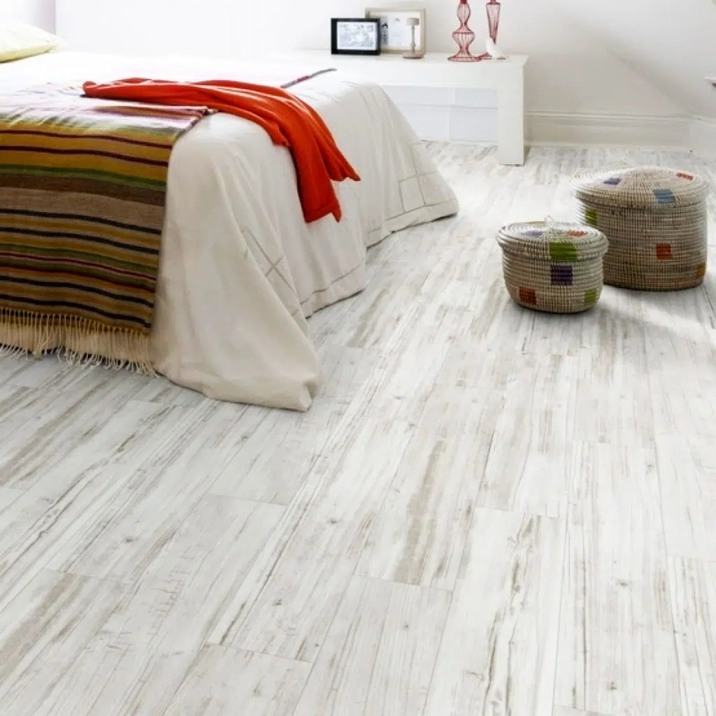 Comment remplacer du carrelage par du parquet ? Leader Immobilier